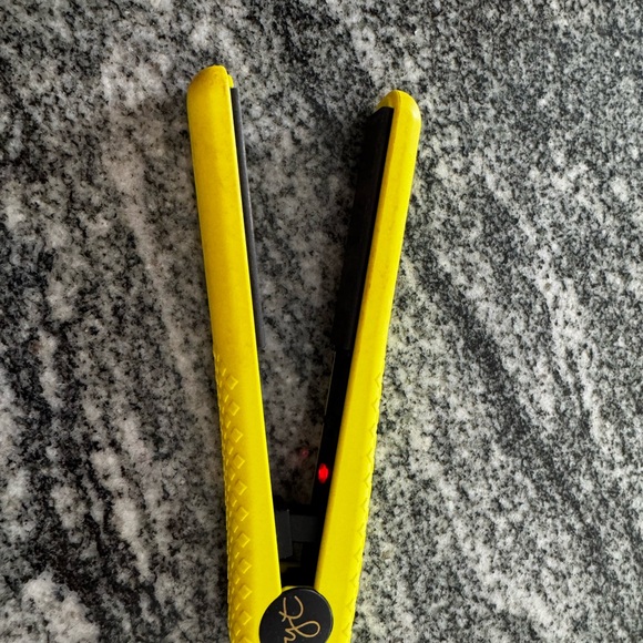 Mini PYT Ceramic Yellow Hair Straighter - Picture 1 of 2